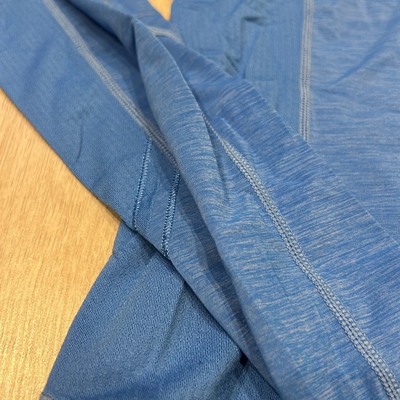 🇨🇦 🍋 Lululemon long sleeve 🍋 - Picture 6 of 8